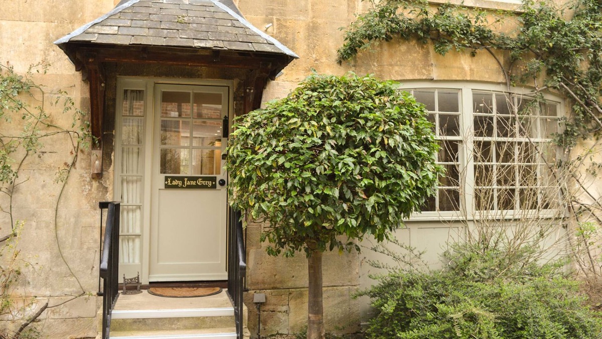 Winchcombe Cottage | A sudeley castle cottage that sleeps 5 guests in 3 bedrooms