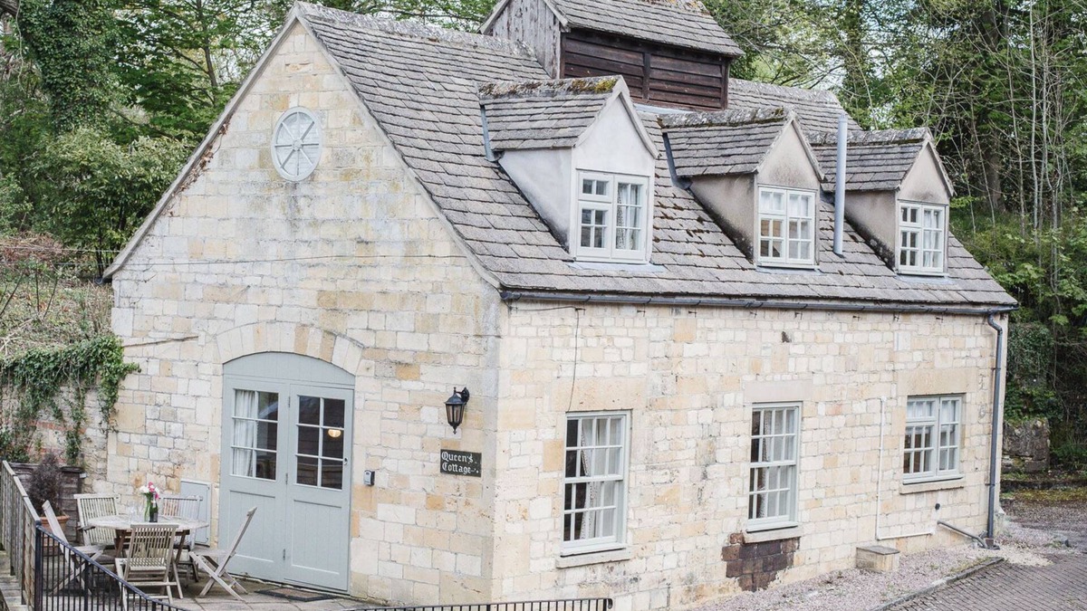 Winchcombe Cottage | A sudeley castle cottage that sleeps 6 guests in 2 bedrooms