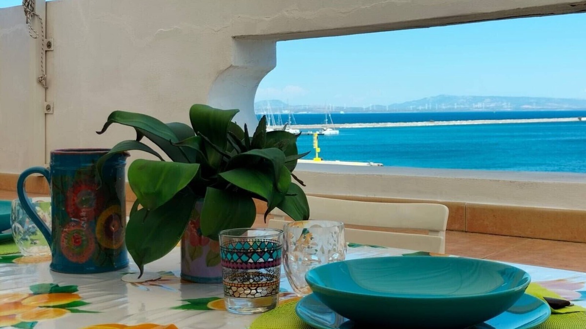 Carloforte House | A terrace overlooking the sea
