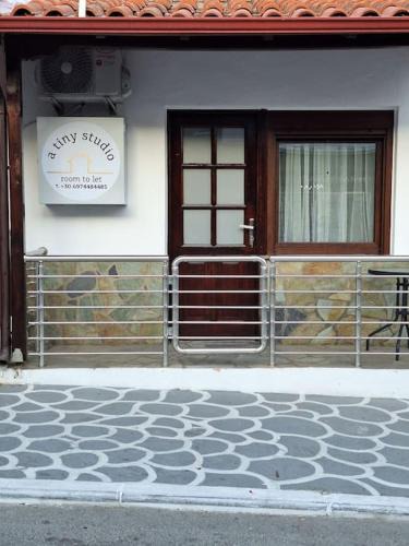 Ouranoupoli House | A tiny studio