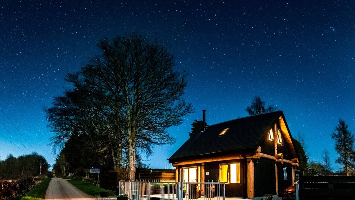 Marykirk Cabin | A True Log Cabin Experience built with Scottish Douglas fir trees. Pet Friendly.