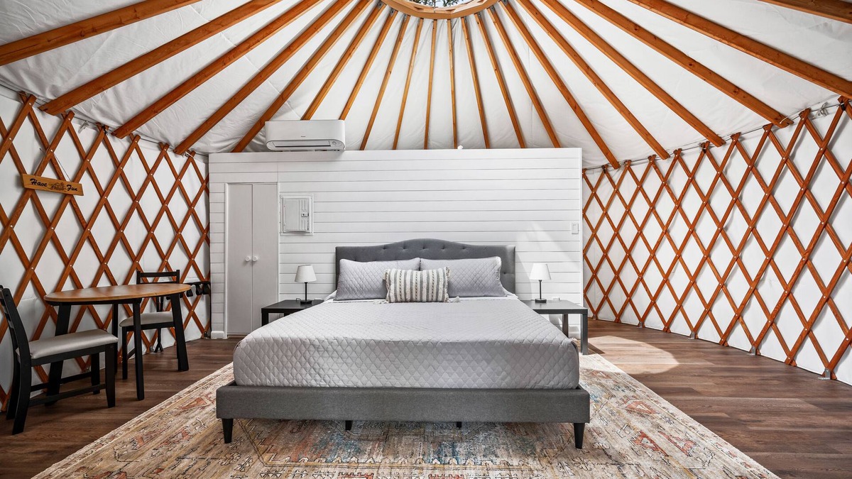 New Braunfels Cabin | A Unique Texas Hill Country Glamping Experience! Sleeps 10! Great AC!