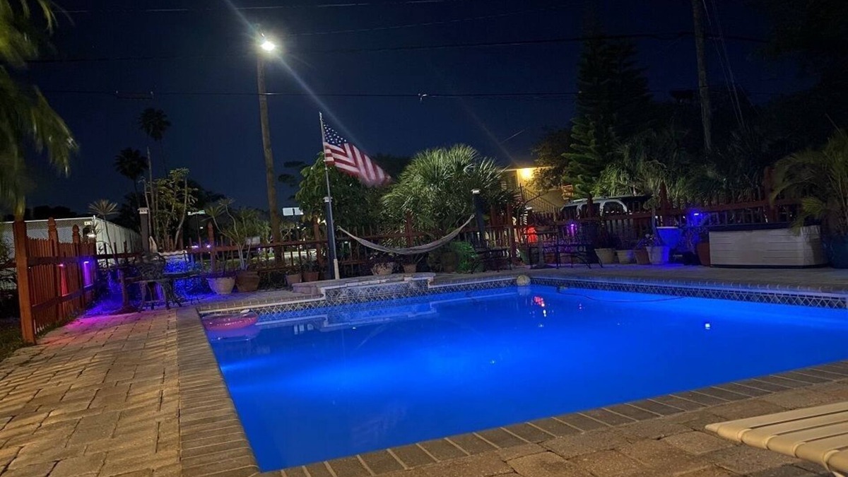 Belleair Beach House | A Unique White-Sand Beach House/Special Rates for a stay over 3 months. 🏝🏖⛱