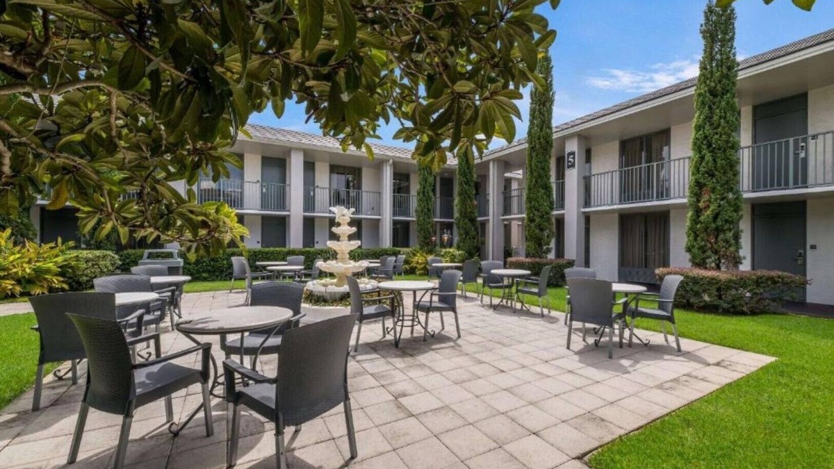 Florida Center House | A Universal Partner Hotel near Orlando theme parks !