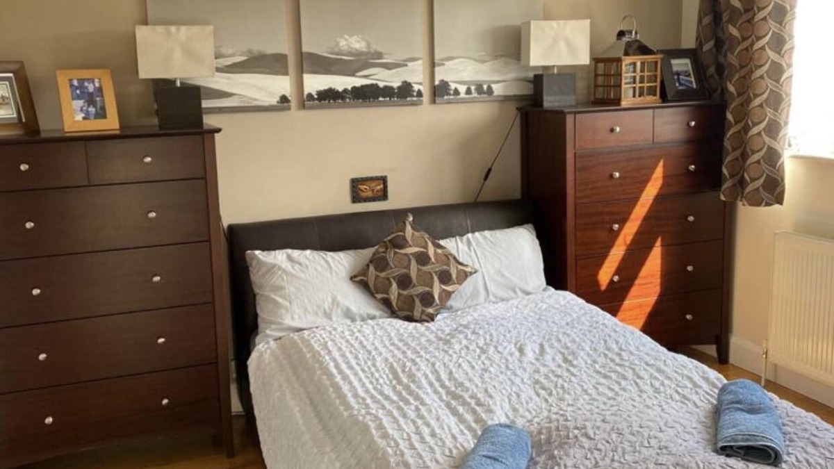 Harrow House | A very clean and very well presented doable room with nice view .
