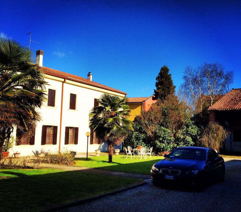 Isola della Scala Bed & Breakfast | A Villa Esperia Bed and Breakfast