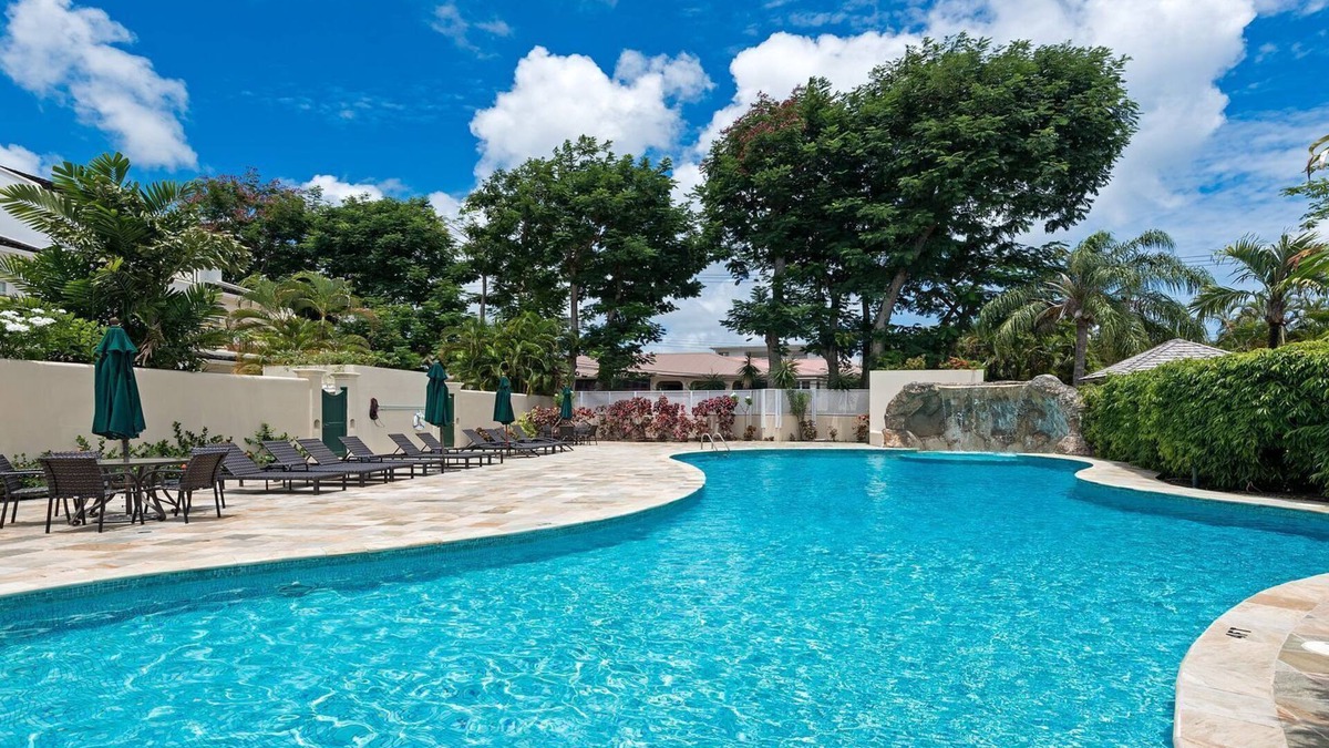 Mullins House | A Wonderful 4 Bedroom Townhouse In Mullins Bay. Short Walk To The Beach.