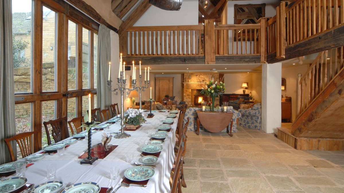 Chipping Campden House | A wonderfully restored barn and a fabulously spacious home away from home.