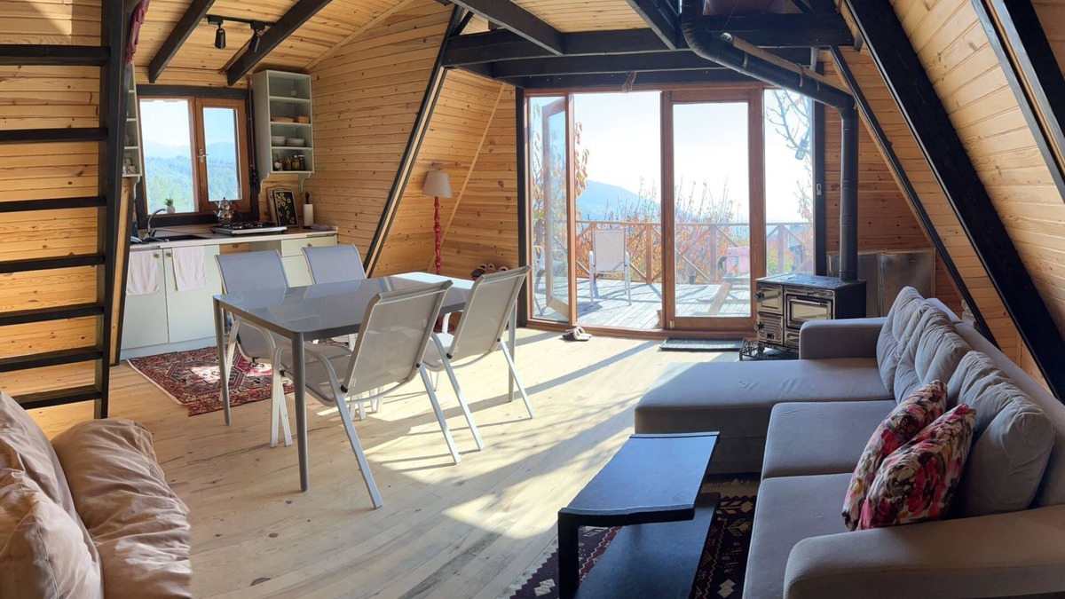 Kemalpasa Cottage | A Wooden House that Inspired by Nature and the Stars