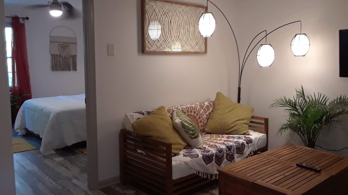 Royal Pines House | A woodsy suburban gem near Asheville NC.see description for check in