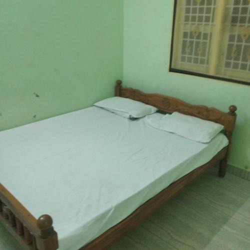 Courtallam House | A1 cottage