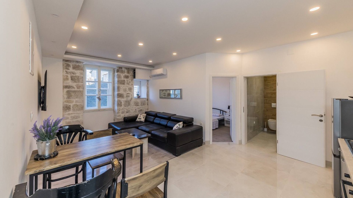 Kastel Stari Apartment | A2 - spacious apt on seafront with the sea view