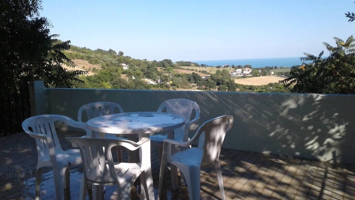 Villa Musone Apartment | A44 – Ancona, three-room apartment with terrace surrounded by nature