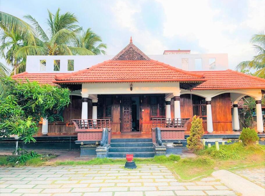 Kumbalam Villa | Aadis Heritage Villa