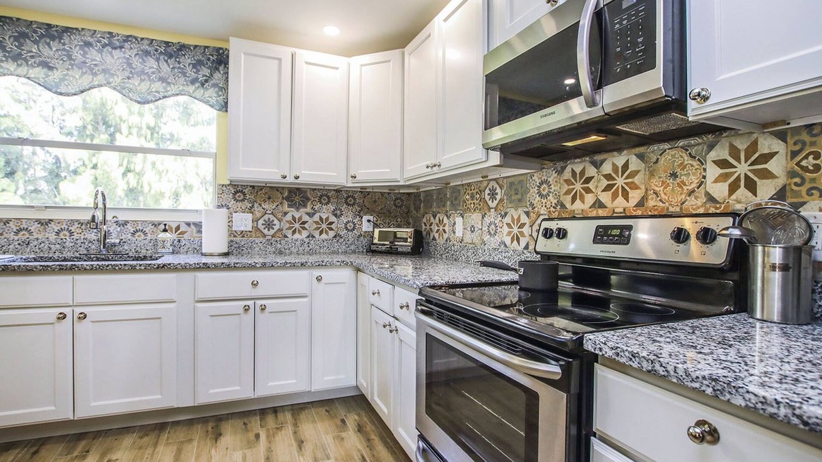 Saint James City House | Aaliyah`s and Amina`s Tropical Retreat 4 - Pine Island St James City Florida