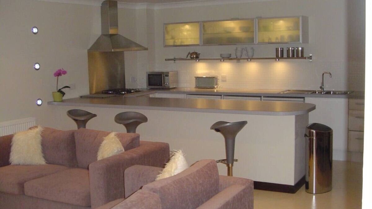 Bilston Apartment | Aaron Glen Apartments - Sheil