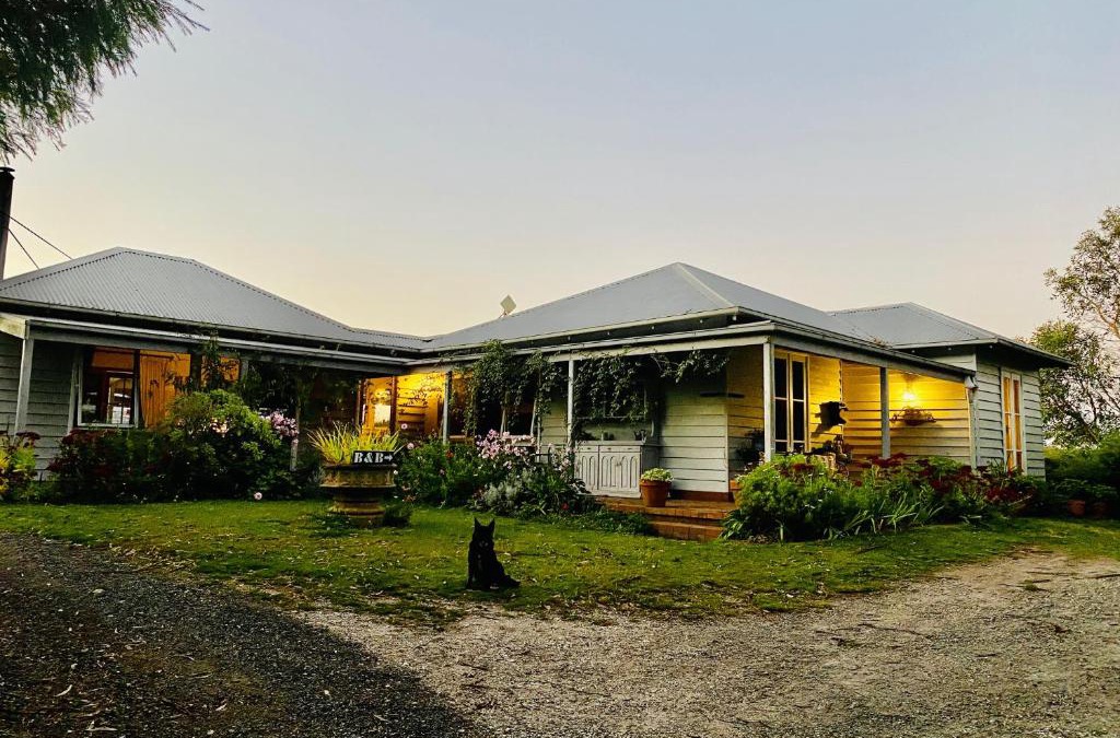 Fish Creek Bed & Breakfast | Aashay Country Stay