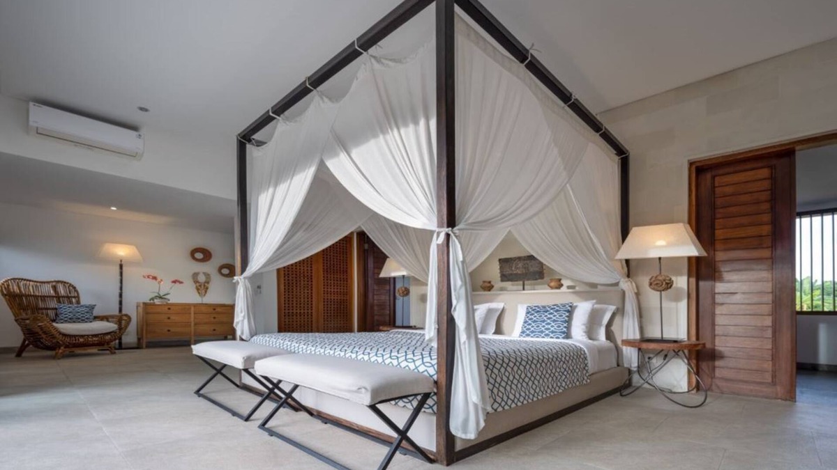 Umalas Villa | Abaca Iluh 6 BR - Luxury in the heart of Seminyak