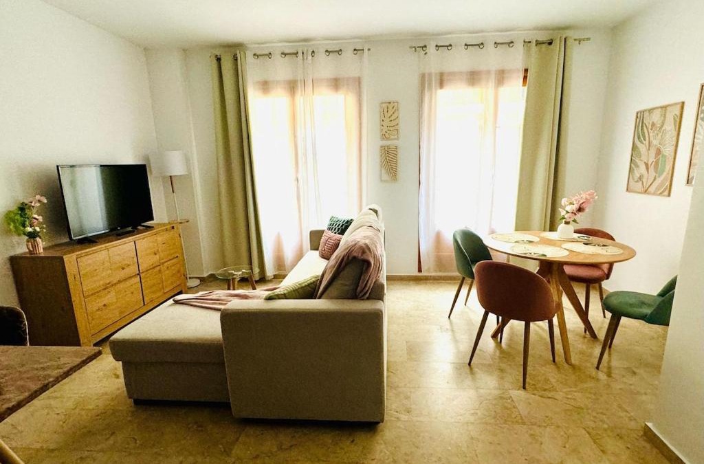 Valencia City Centre Apartment | ABAT 1 Cool & Wide Flat next to the Cathedral