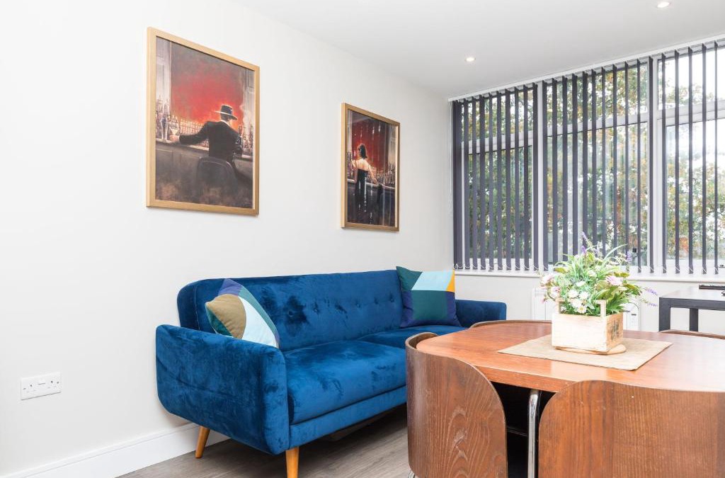 Horsham Apartment | Abbey Apartment 8 Designer 2 Bed - 247 Lets Horsham