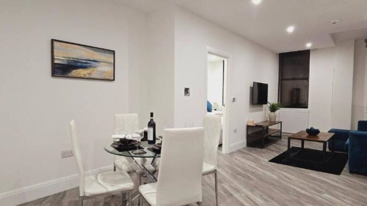 Reading City Centre Apartment | Abbey Corner by Nivaas 2 : One-Bedroom Premier Apartmentnn