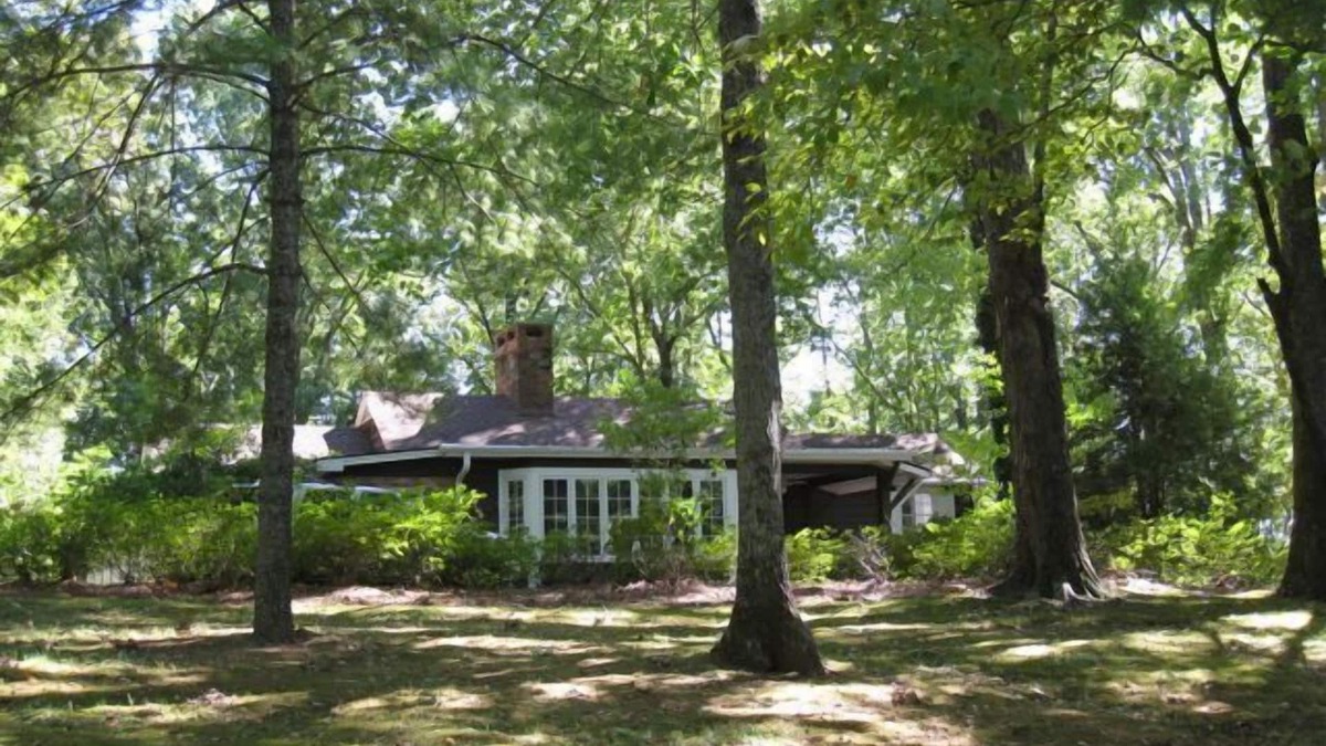 Tryon Cottage | Aberfoyle - Private Country Retreat in Equestrian setting