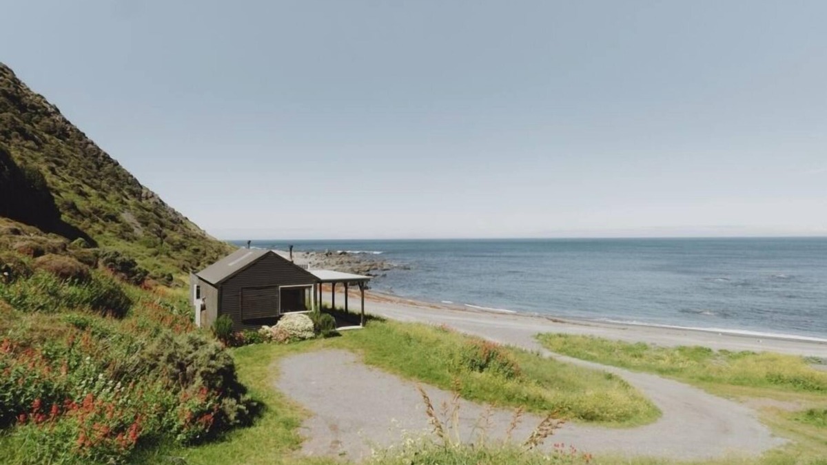 Wellington Cabin | Abigail Bay Bach Wellington Southernthread Road