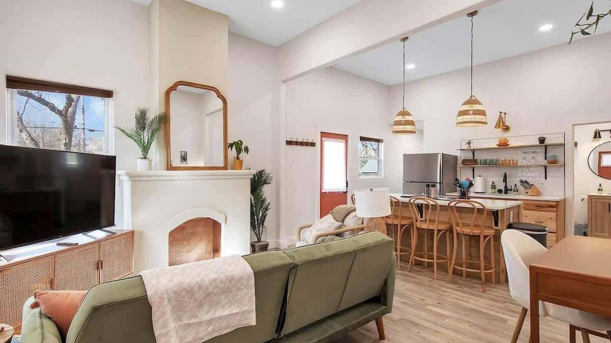 Wichita House | Abode I - Gorgeous Southwest-style Duplex