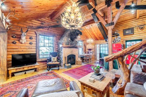 Summit Park House | about 13 Mi to Main St Park City Cabin with Mtn Views!