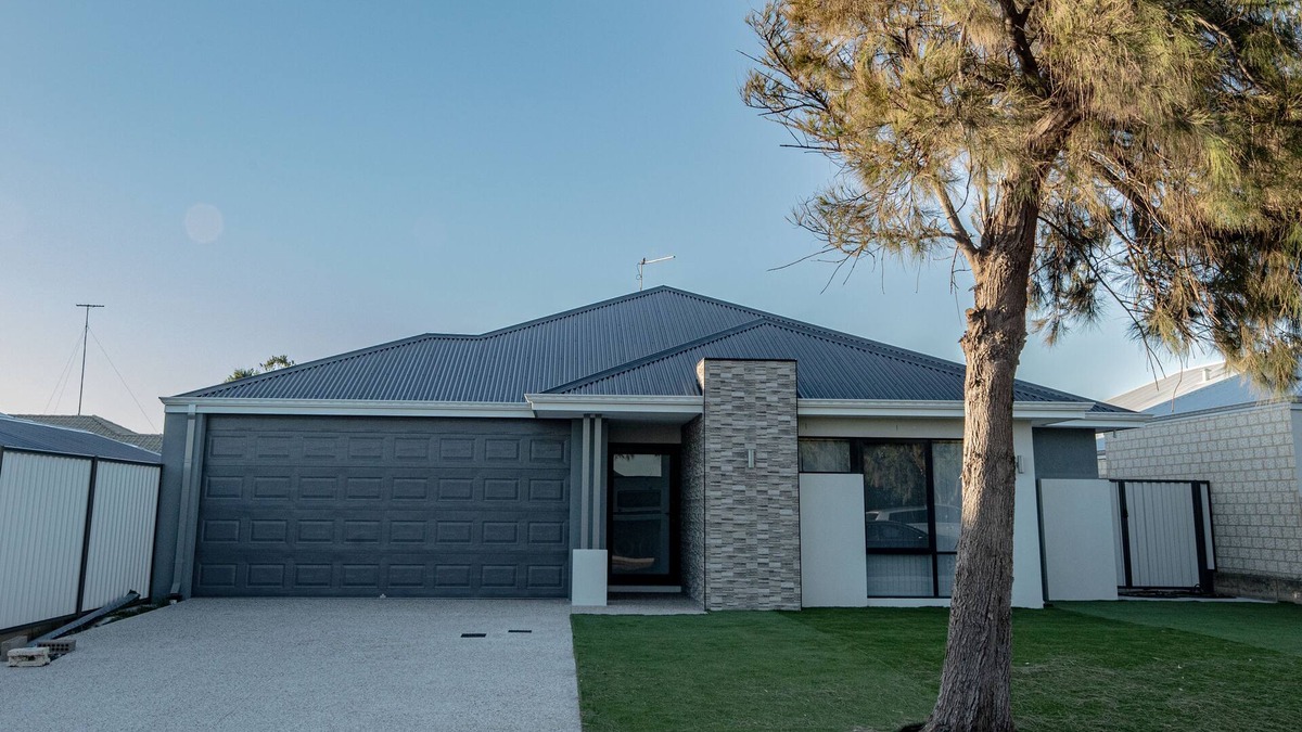 Wannanup House | About this space Welcome to our refreshing home at suburb of Wannanup.