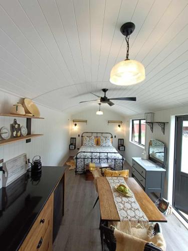 Alexandra Bed & Breakfast | About Thyme for Sleeps & Treats