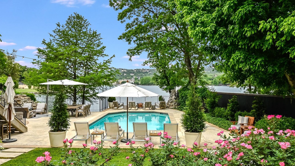 Tarrytown House | Above Austin Icon| Waterfront I Lake Austin | Pool I Game Room I Family