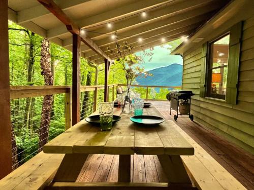 Franklin House | Above the Clouds Cabin
