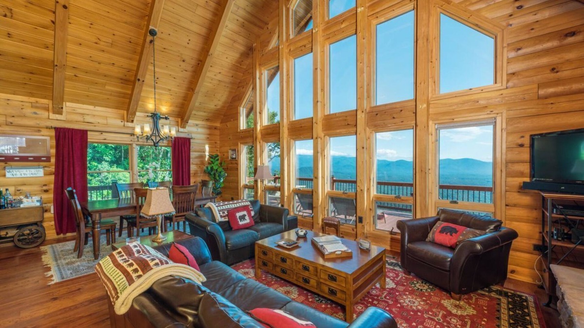 Old Fort Cabin | Above the Clouds | Log Cabin, Hot Tub & Views!