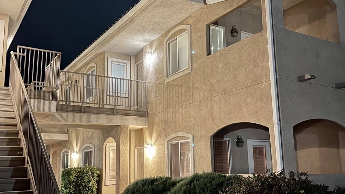 North Valley Condo | ABQ Condo with Pool, Gym, and Mountain Views