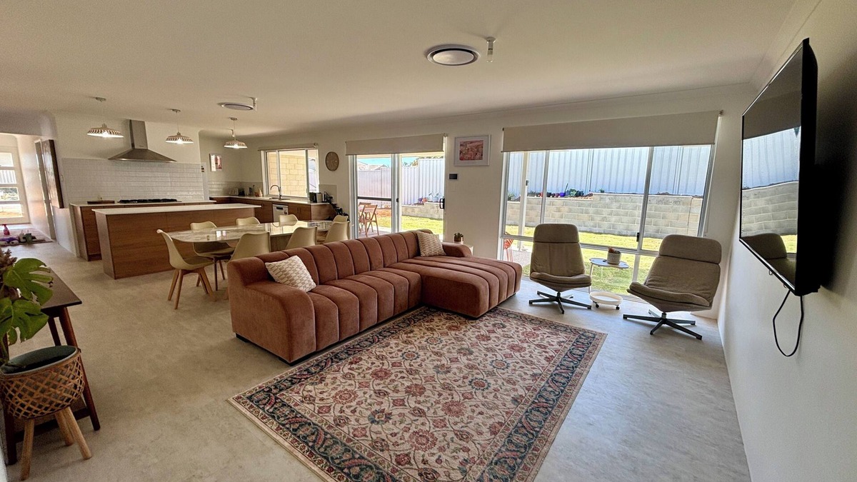 Beresford House | Abrohlos Beach House - No Cleaning Fee