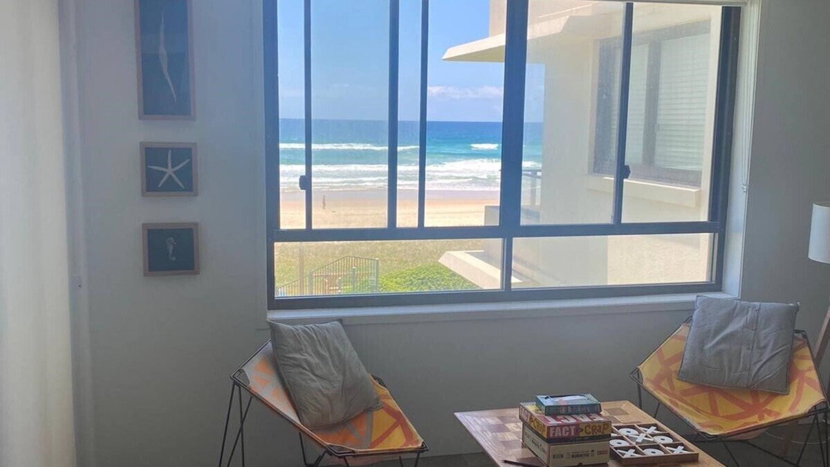 Mermaid Beach House | Absolute Beachfront
