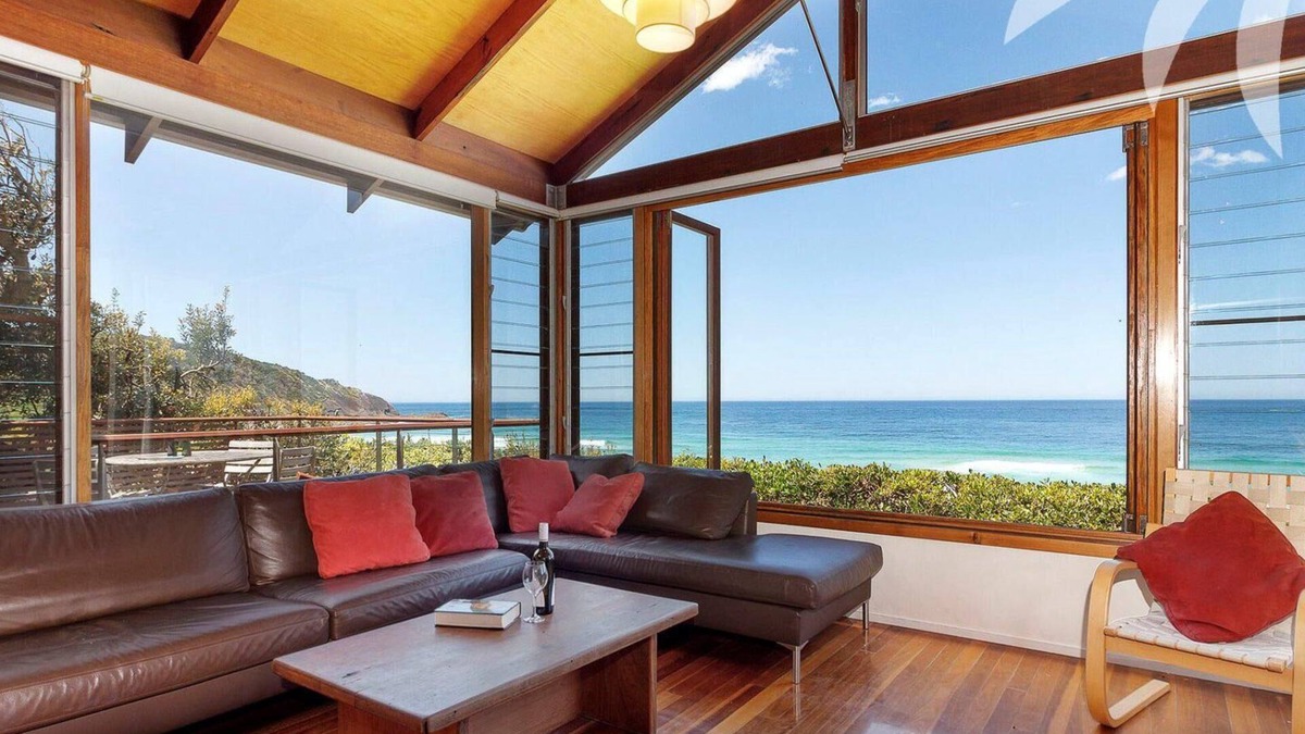 Blueys Beach House | Absolute beachfront at Panorama