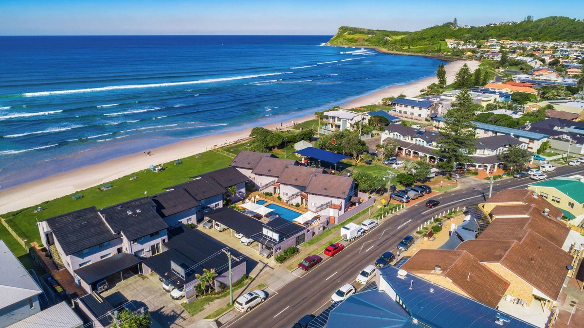 North Creek Apartment | Absolute Beachfront Apartment 3T