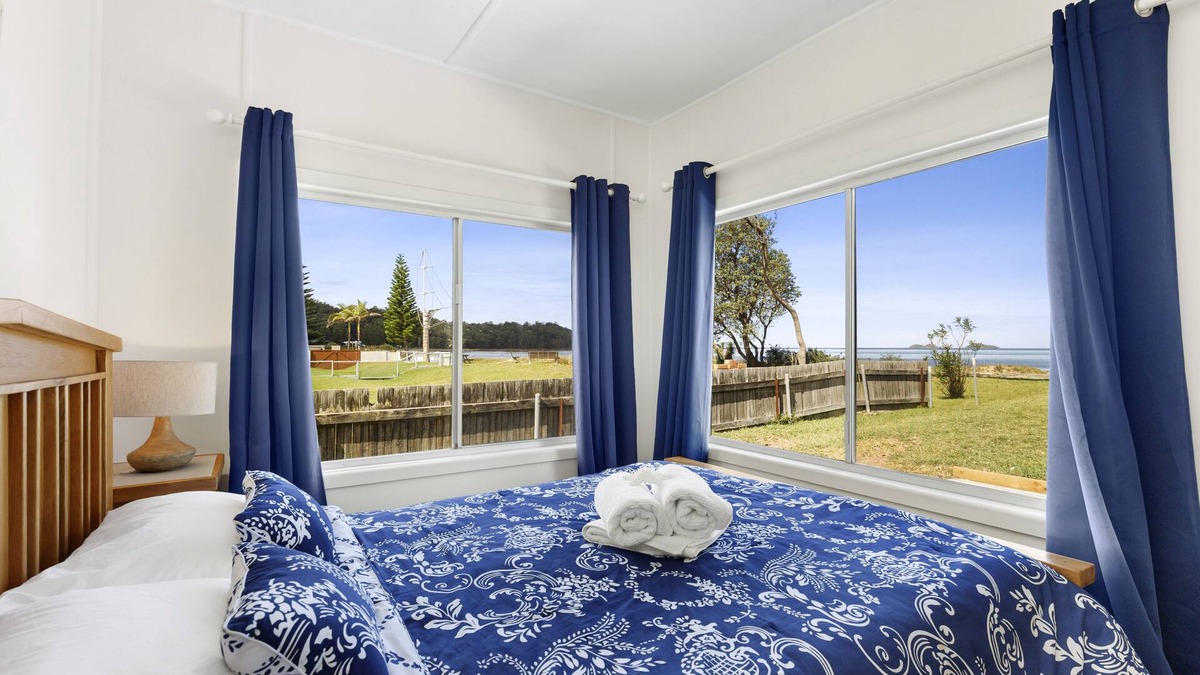 Long Beach House | Absolute Beachfront Long Beach -The Beach Is Your Backyard Pet Friendly