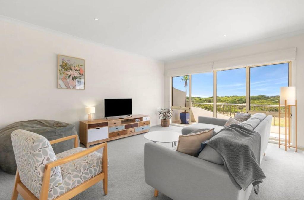 Torquay House | Absolute Beachfront Retreat on The Esplanade