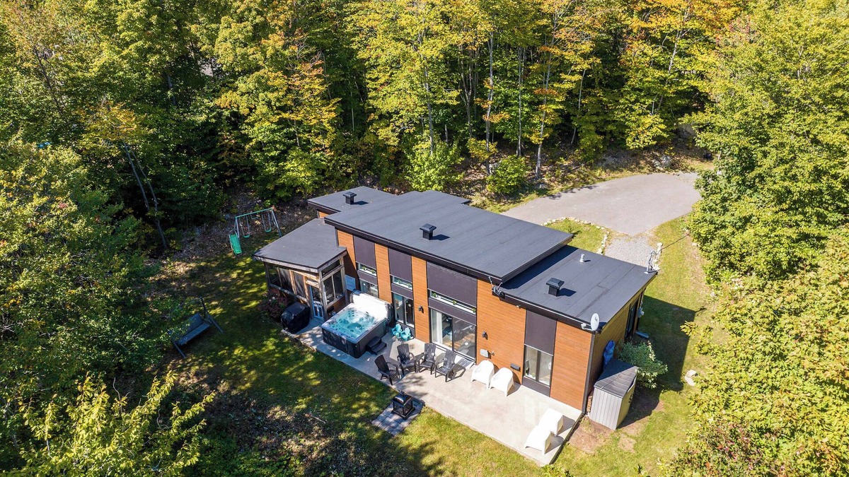Chertsey Ski Chalet | Absolute comfort with Spa - Chalet le Petit Castor