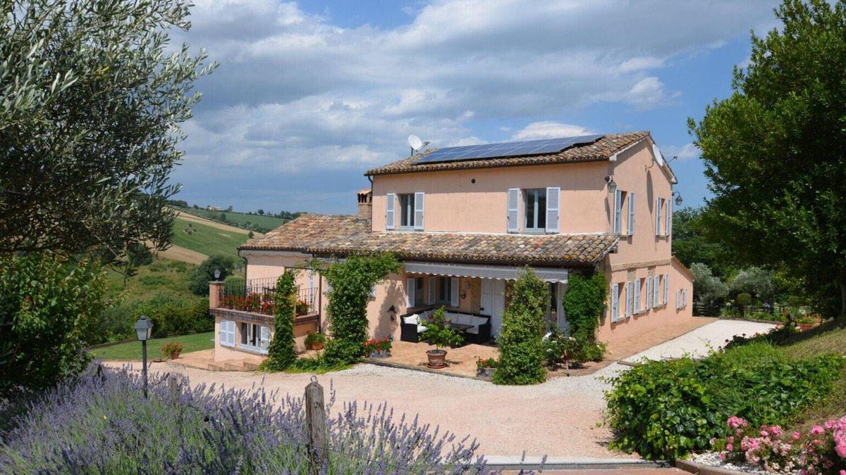 Tolentino House | Absolute tranquility in the hills of Le Marche