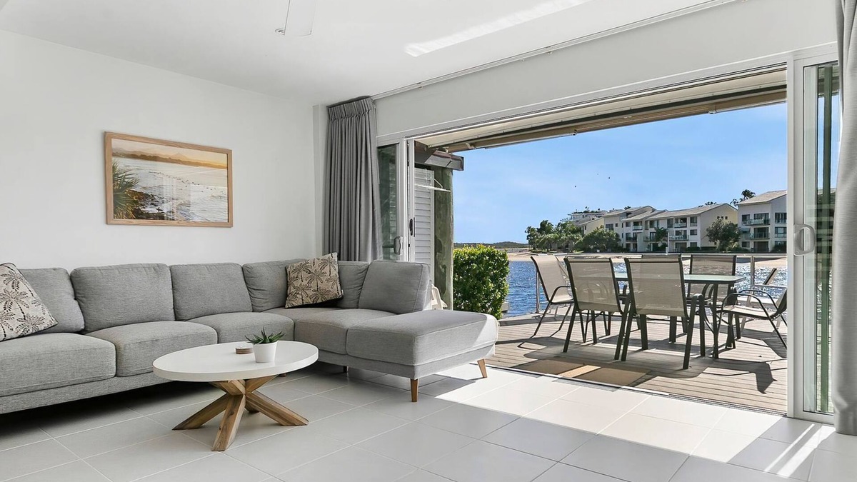 Noosaville Apartment | Absolute Water Frontage on Noosa River! Unit 5 Driftwood, 9 Barbados Crescent