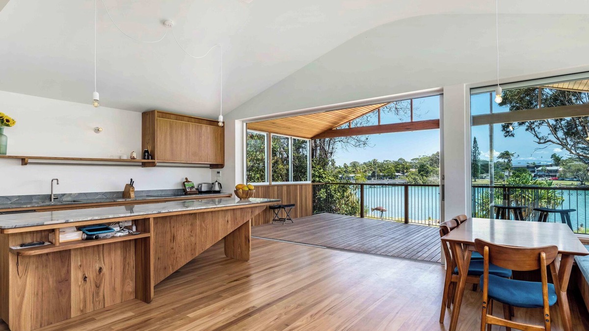 Brunswick Heads House | Absolute waterfront, 3 story beach house. Walk to everything.