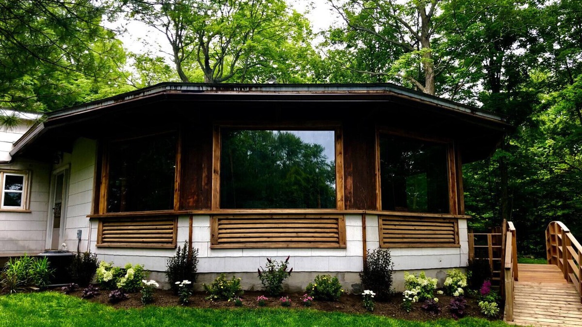 Georgina Cottage | Absolutely Stunningly Beautiful, Private and Secluded Cottage 40 Minutes from Toronto!