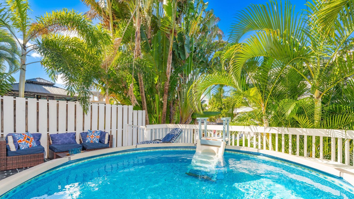 Colee Hammock Villa | Abstract 5-bedroom Villa + Pool @ Las Olas Steps To The Beach