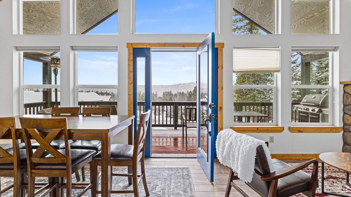 Ronald Cabin | AC, Hot tub, Mountain View, Pet friendly Cabin