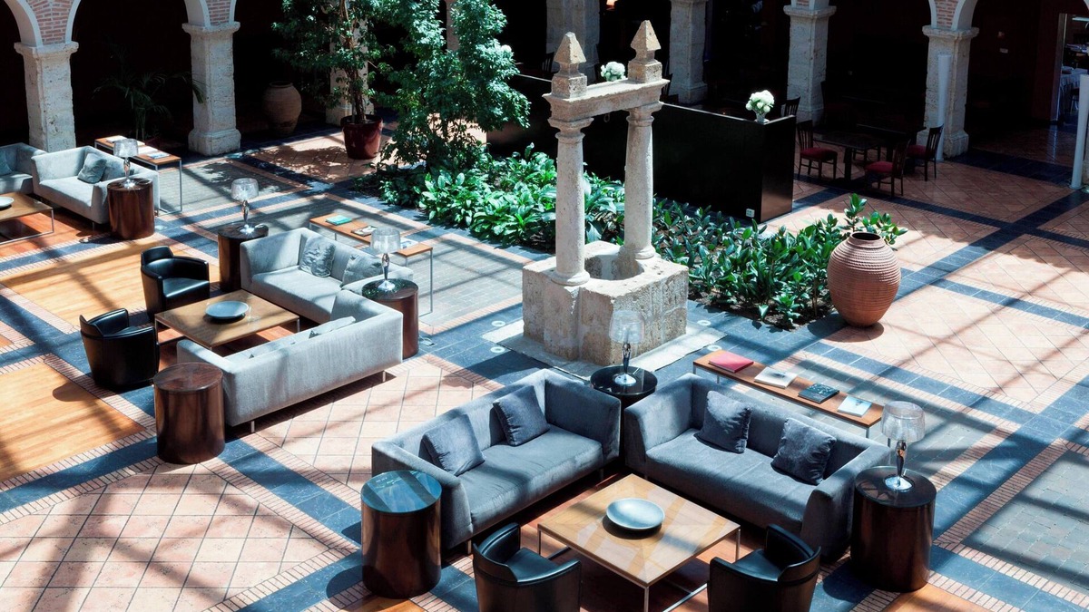Valladolid Hotel | AC Hotel Palacio de Santa Ana by Marriott