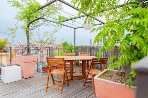 San Salvario Apartment | AC, Terrace, Parking, TERRAZZA SUI TETTI